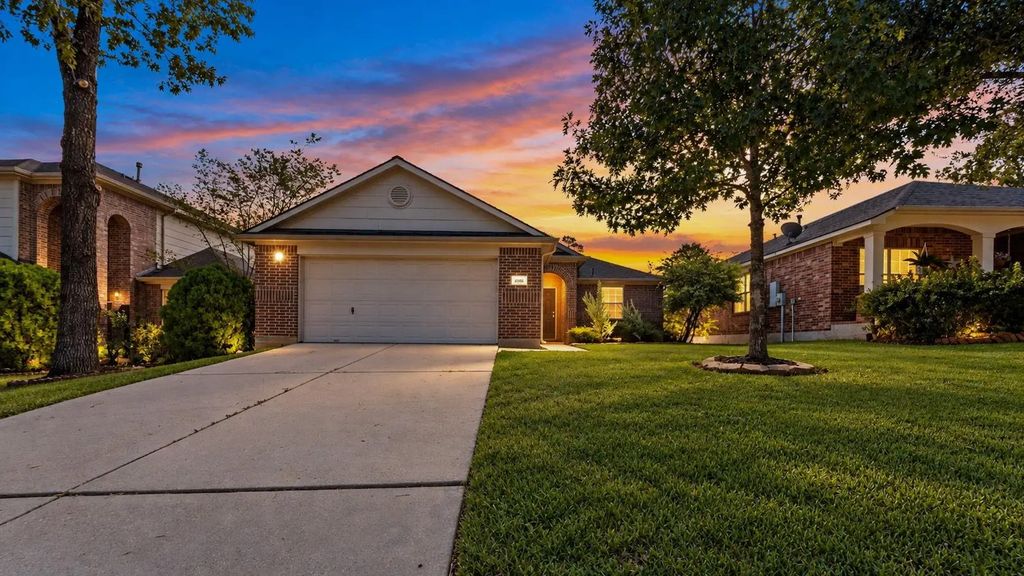 4908 Summer Rain Drive, Conroe