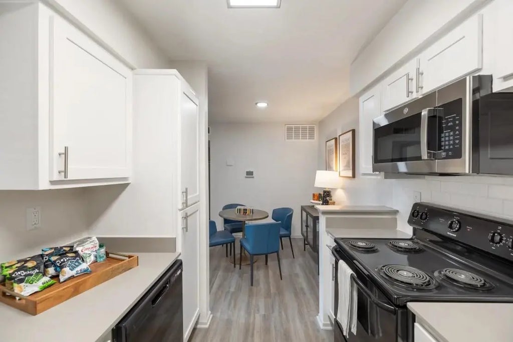 11715 S Glen Drive 807-1, Houston