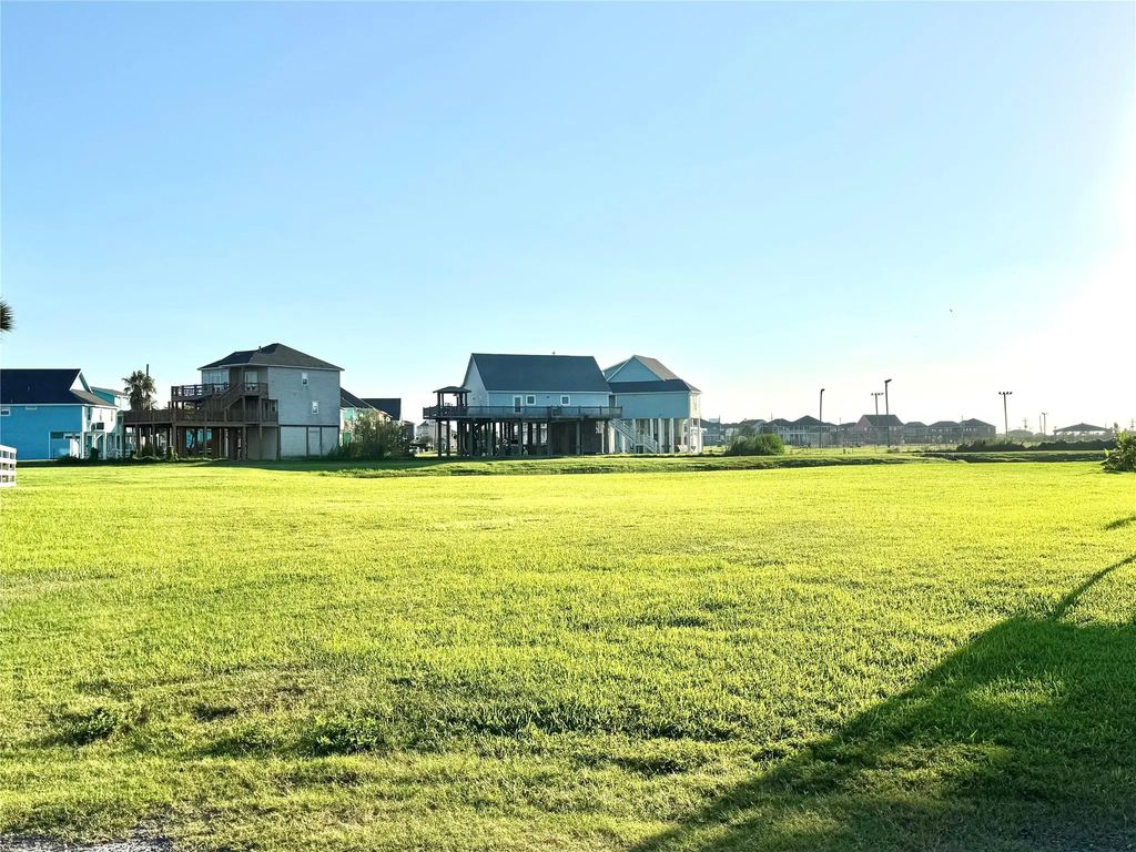 2365 Sandman, Crystal Beach