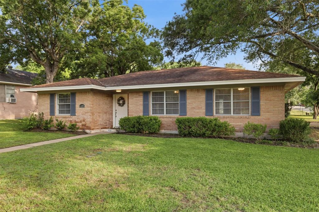 600 Spinn Street, Brenham