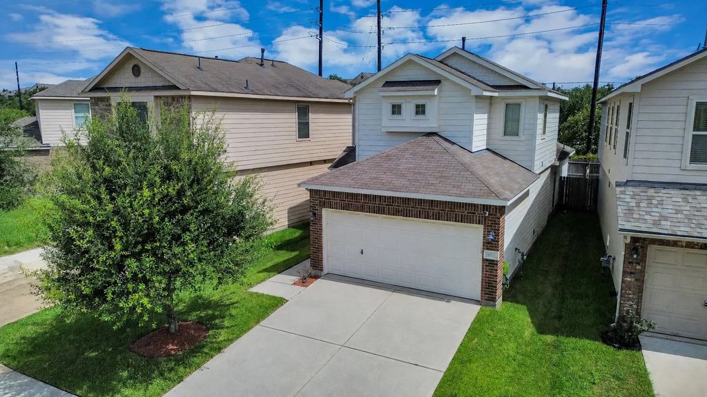 16022 Sommerall Lake Lane, Houston