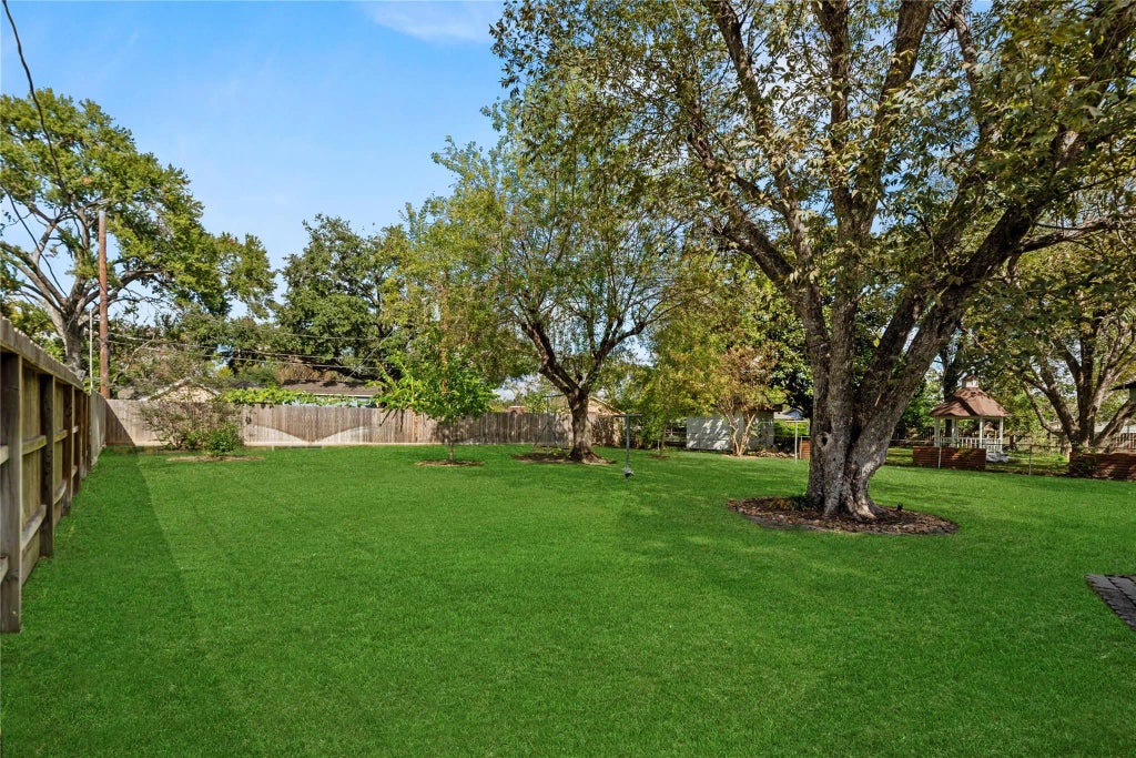 5522 Chantilly Lane, Houston