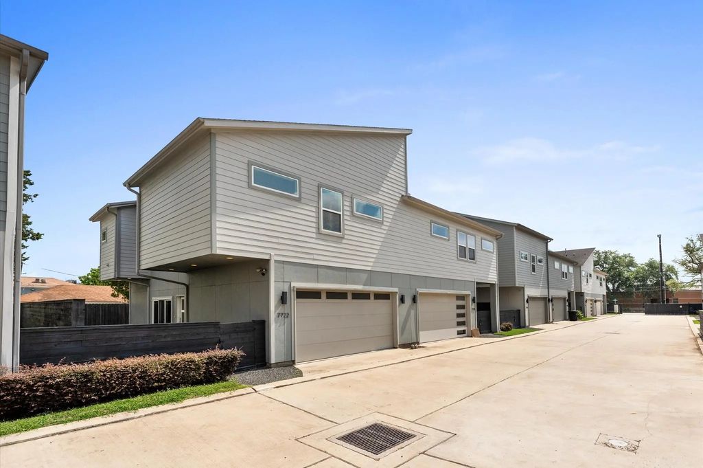 7730 Jacquelyn Oaks Road, Houston