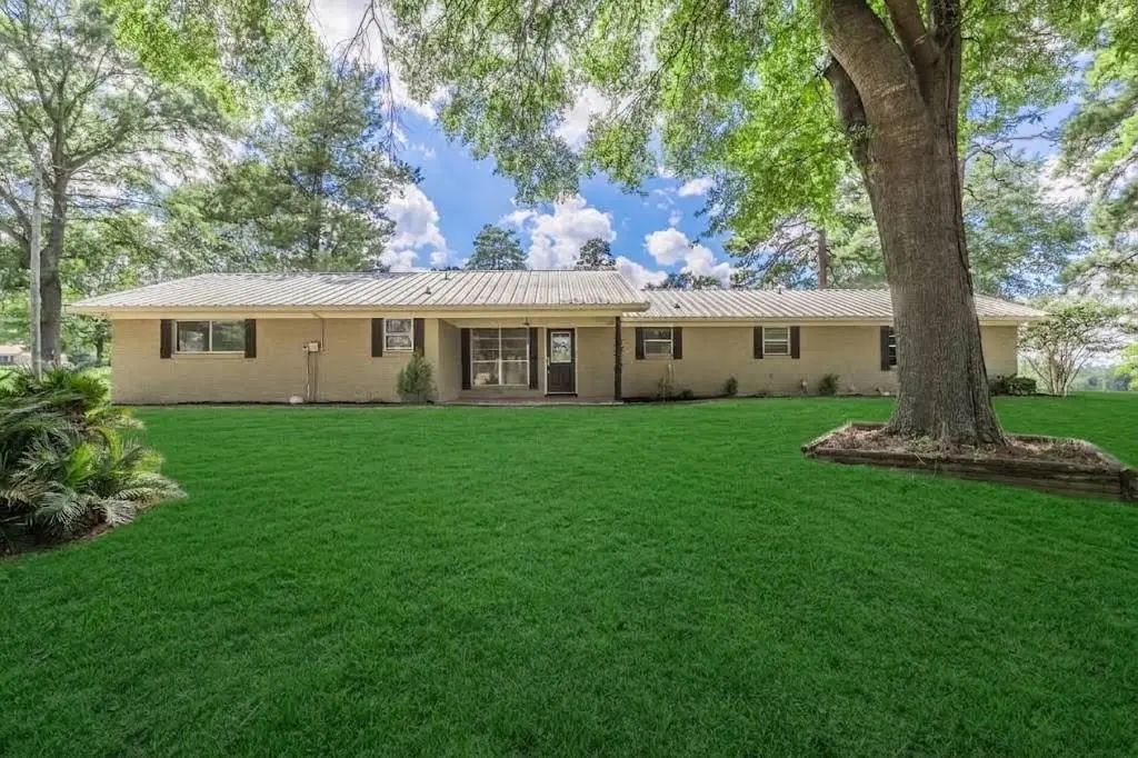 1977 County Road 813, Nacogdoches