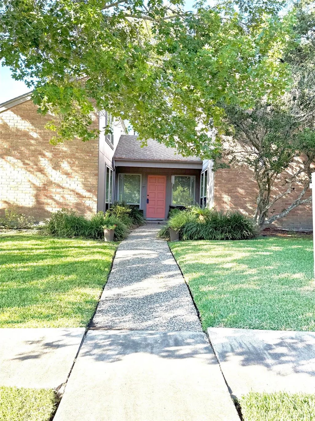 11414 Cedar Creek Drive, Houston