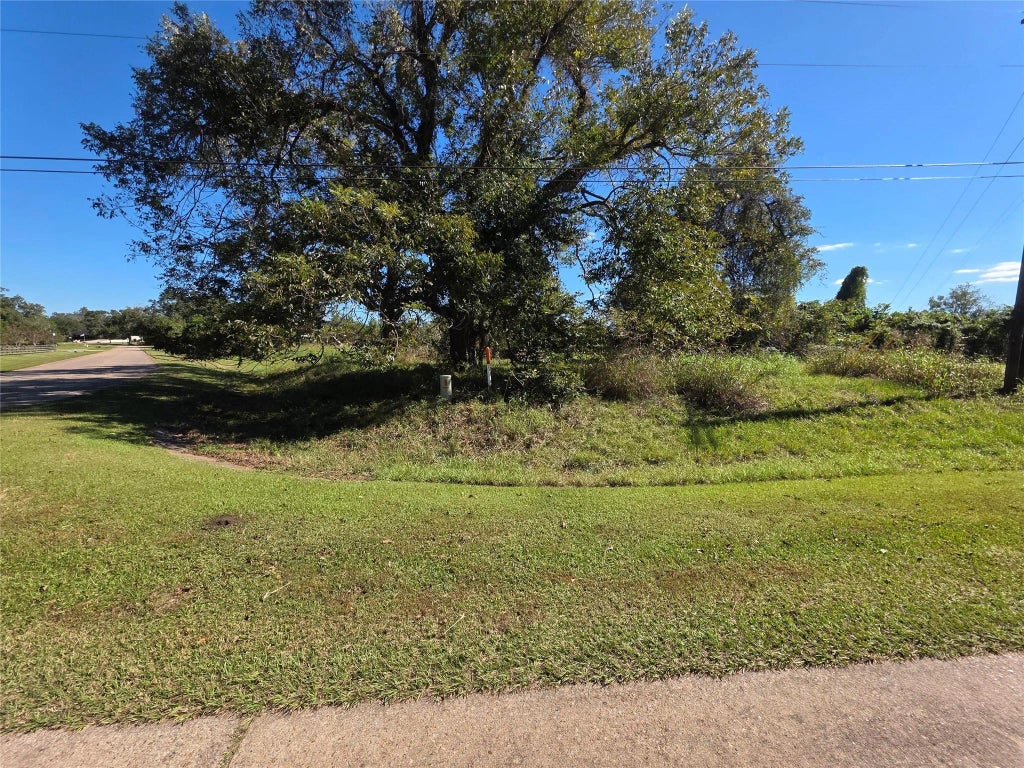 Wagon Wheel Trail, Angleton