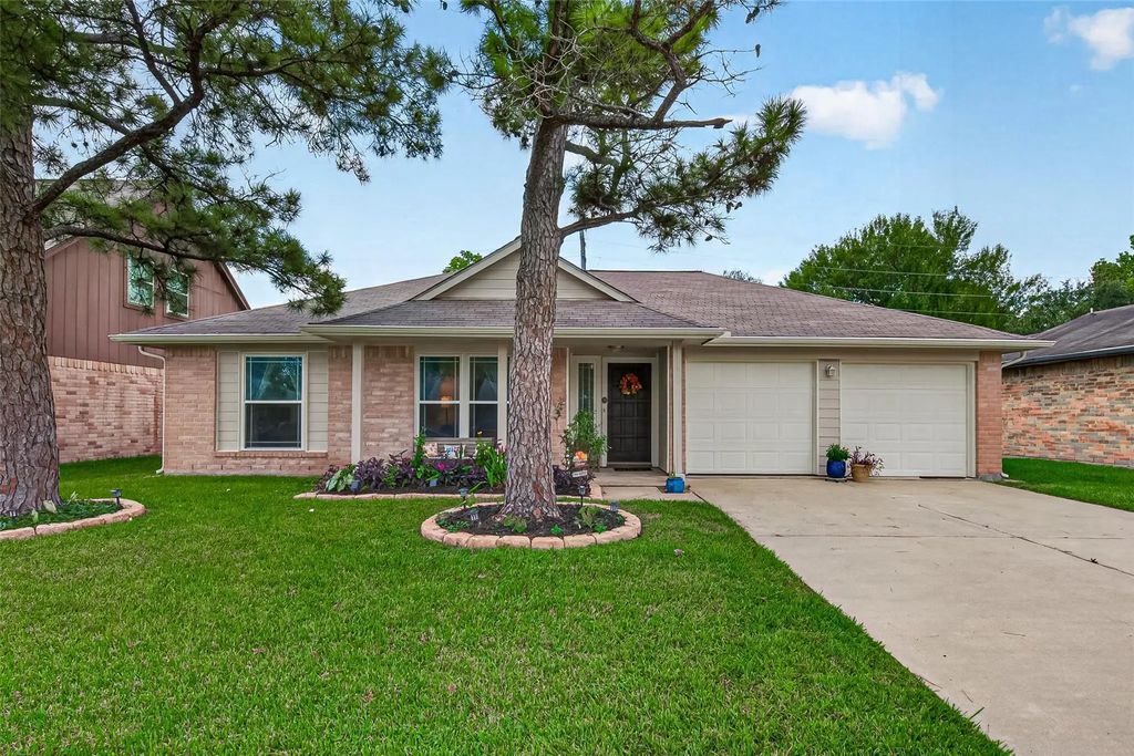 2123 Collingsfield Drive, Sugar Land