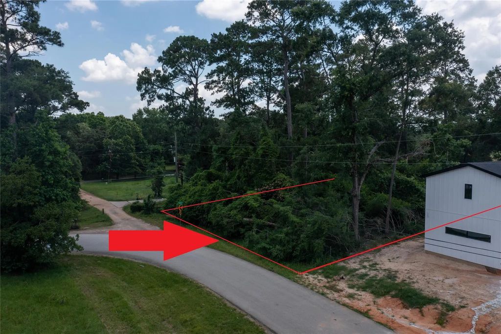 E Loop Road, Conroe