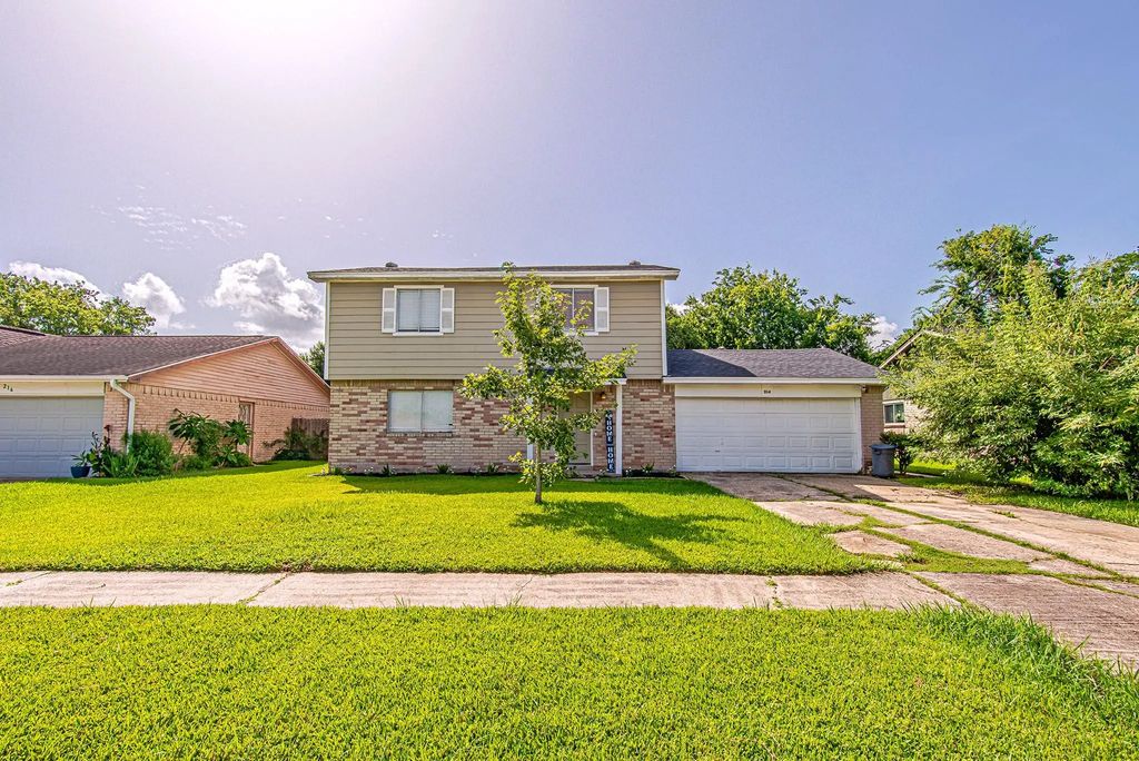 214 Brookdale Drive, League City