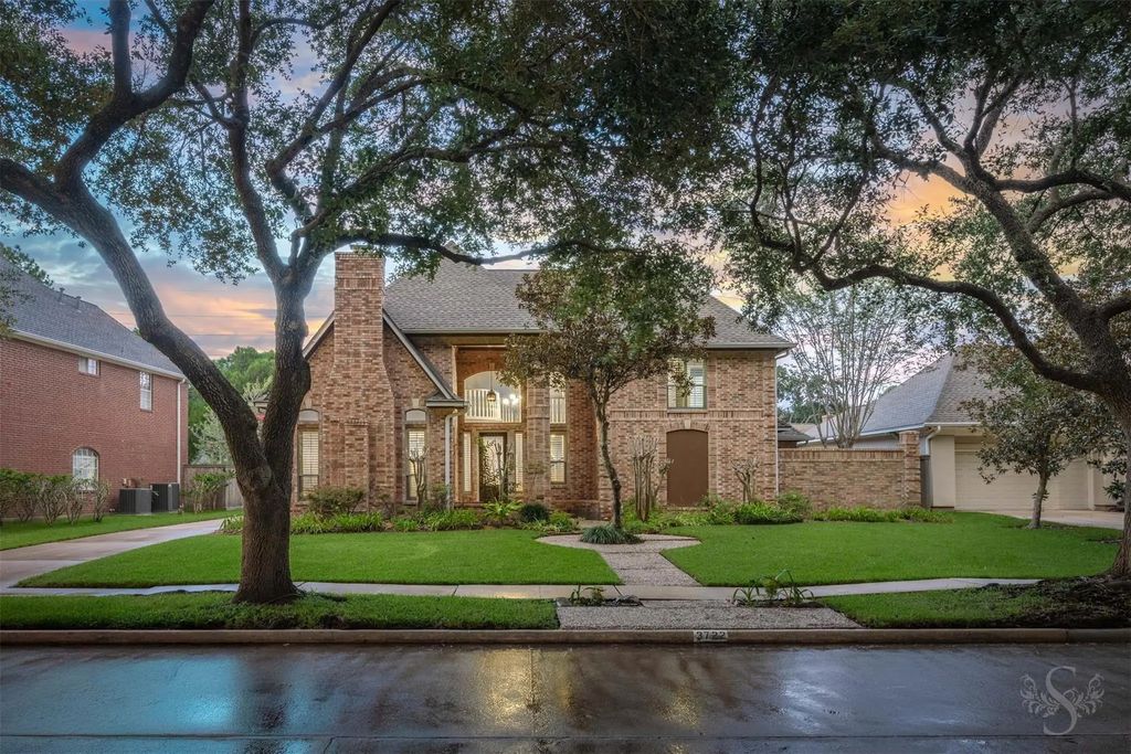 3722 Springhill Ln, Sugar Land