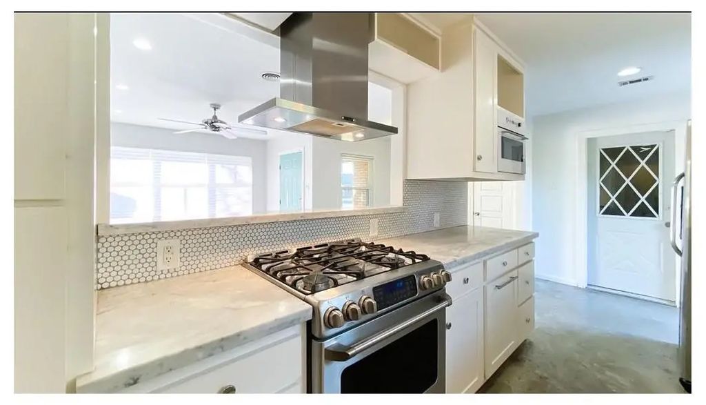 4818 Viking Drive, Houston
