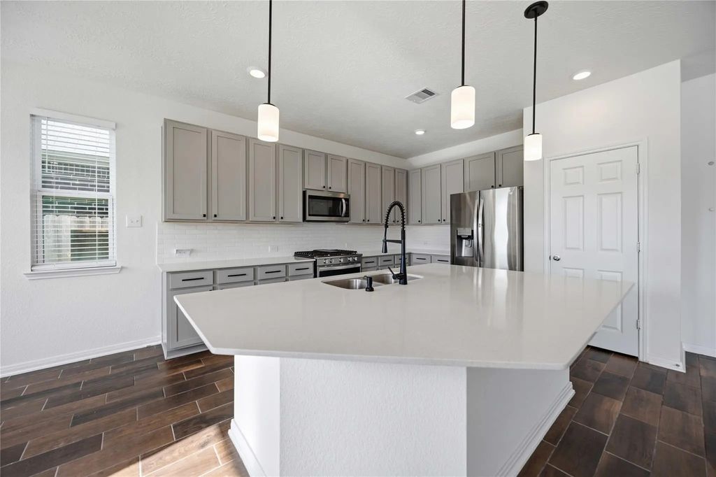 2111 Katalonia Lane, Fresno