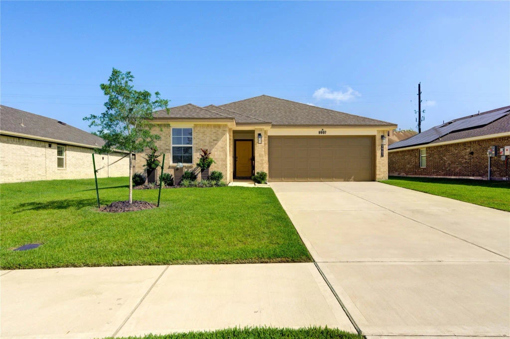 9907 Palm Royal Drive, Baytown