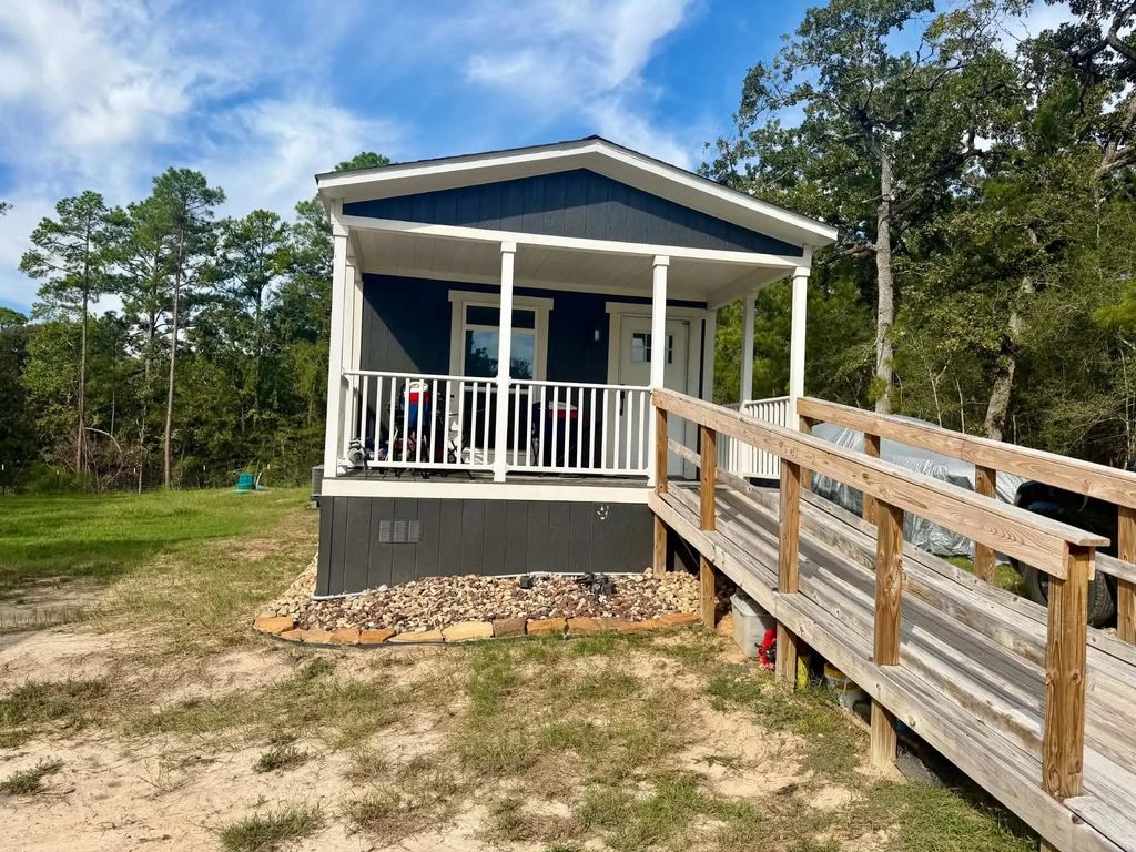 1151 Lakeside Drive, Huntsville