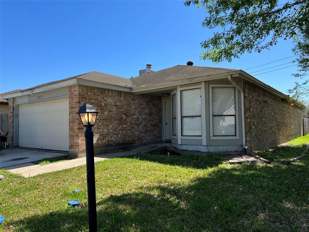 12827 Hill Branch Drive, Houston