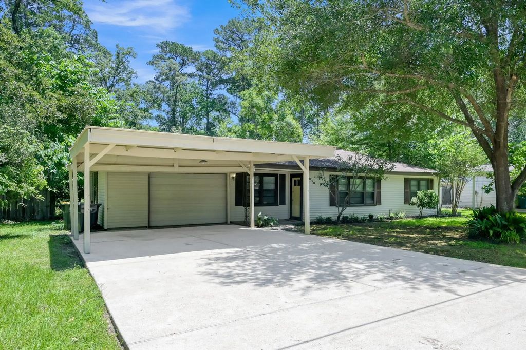210 Harris Boulevard, Conroe
