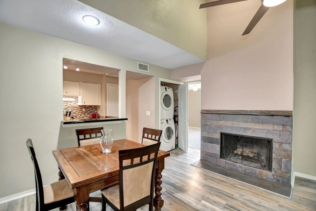 1880 White Oak Drive 102, Houston