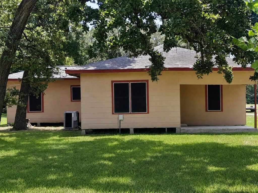 1003 Bob Smith Road, Baytown