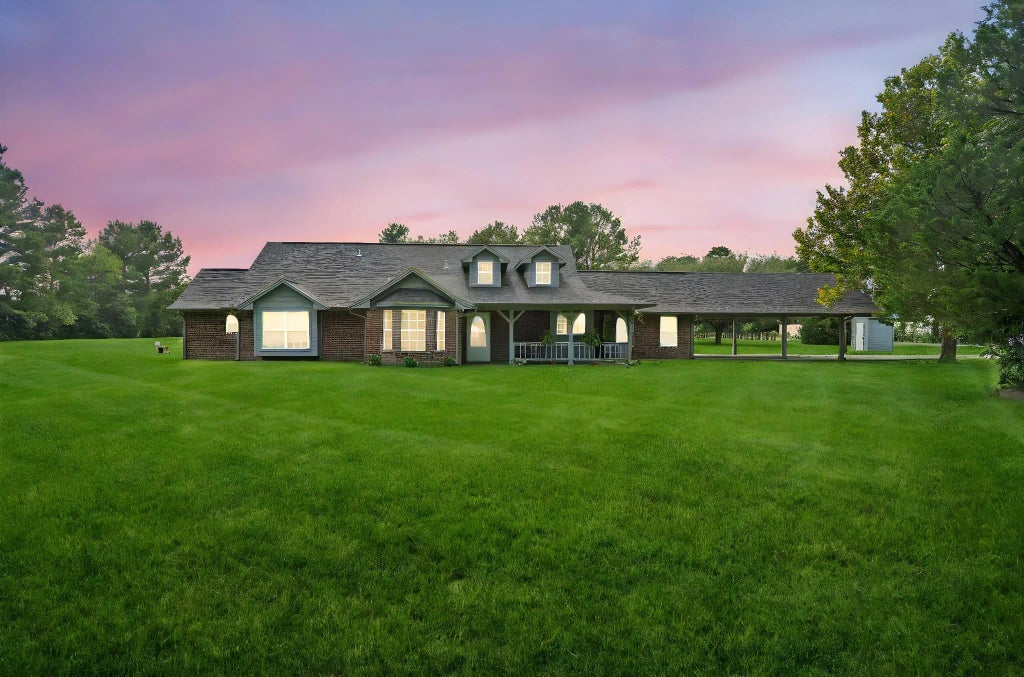 1415 County Road 2291, Cleveland