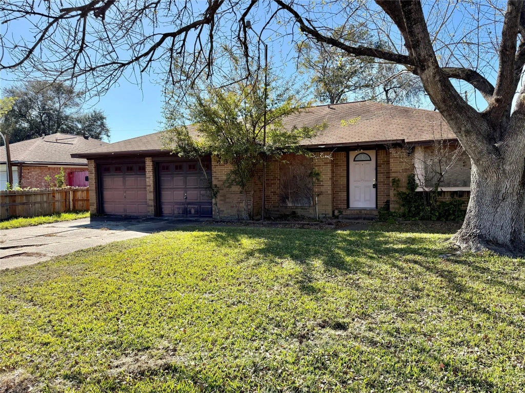 4523 Hemlock Drive, Baytown