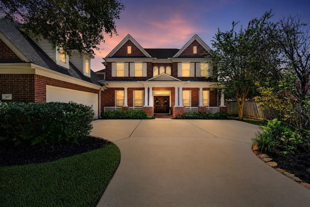 4627 Lake Knoll Court, Sugar Land