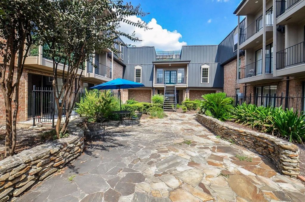2475 Underwood Street 382, Houston