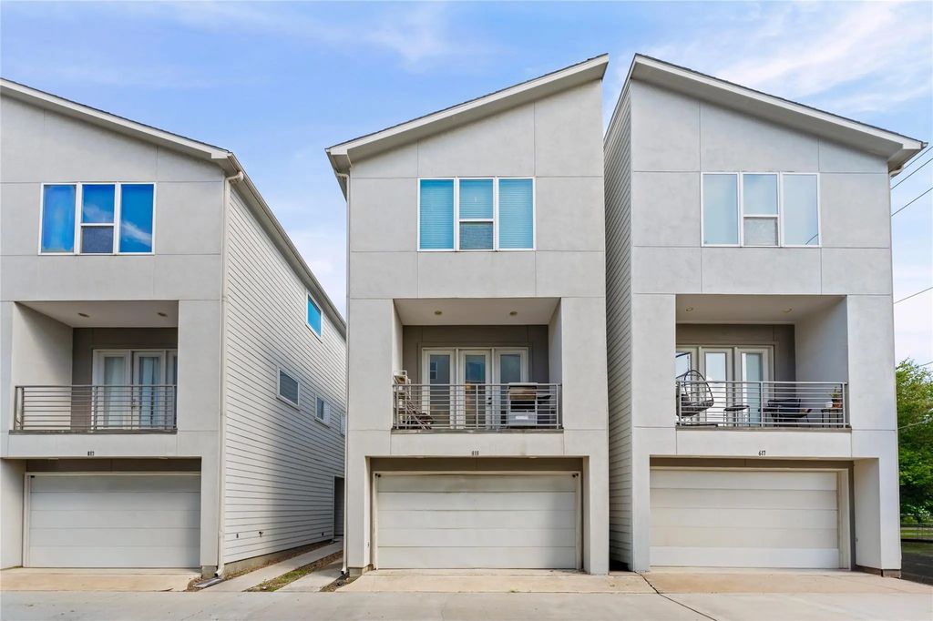615 Bayou Street, Houston