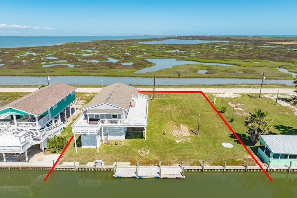 707 Pompano Lane, Freeport