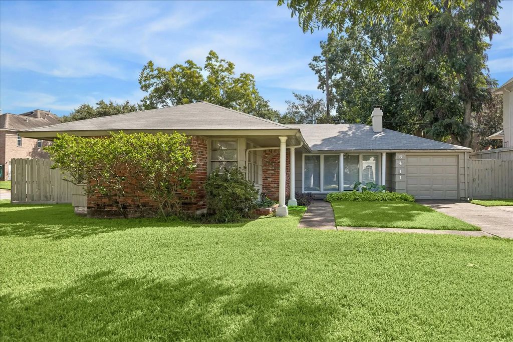 5411 Evergreen Street, Bellaire