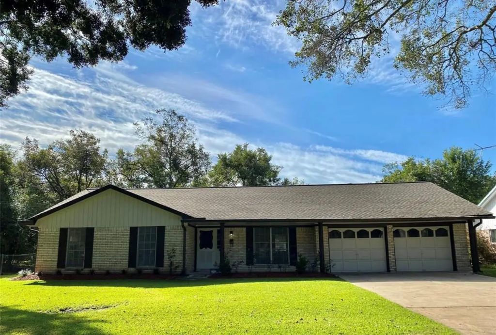1116 Frances Drive, Rosenberg