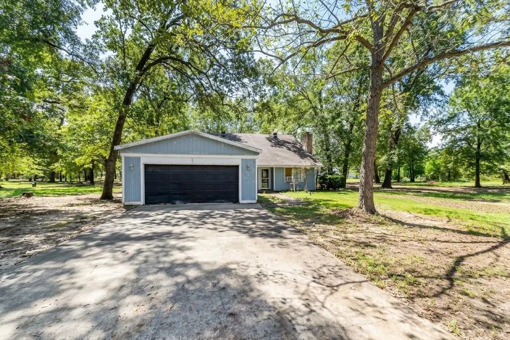 292 Autumn Lane, Livingston