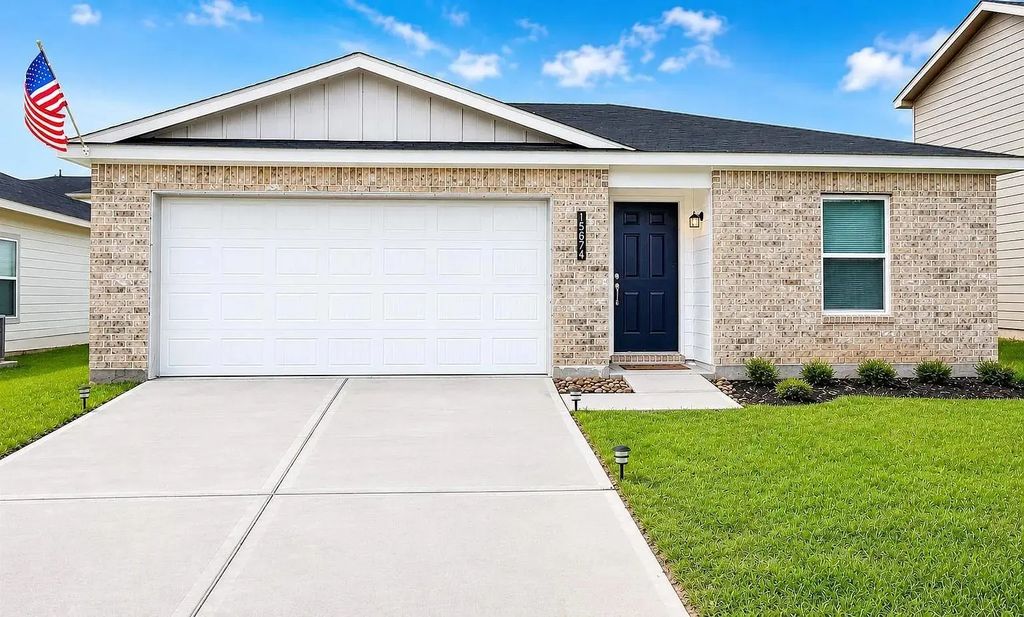 15674 Briar Forest Drive, Conroe