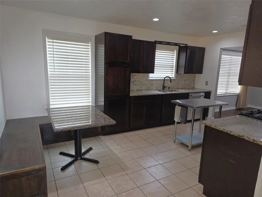 2507 Cypress Island Drive, Houston