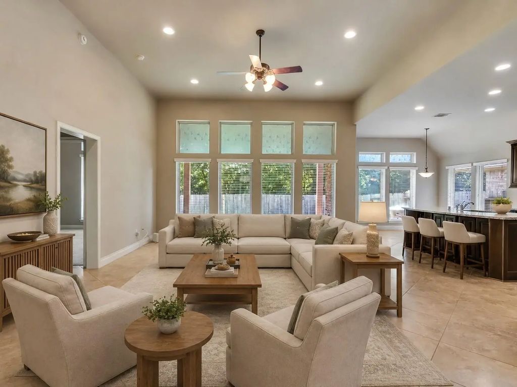 4131 N Creekmont Drive, Fresno