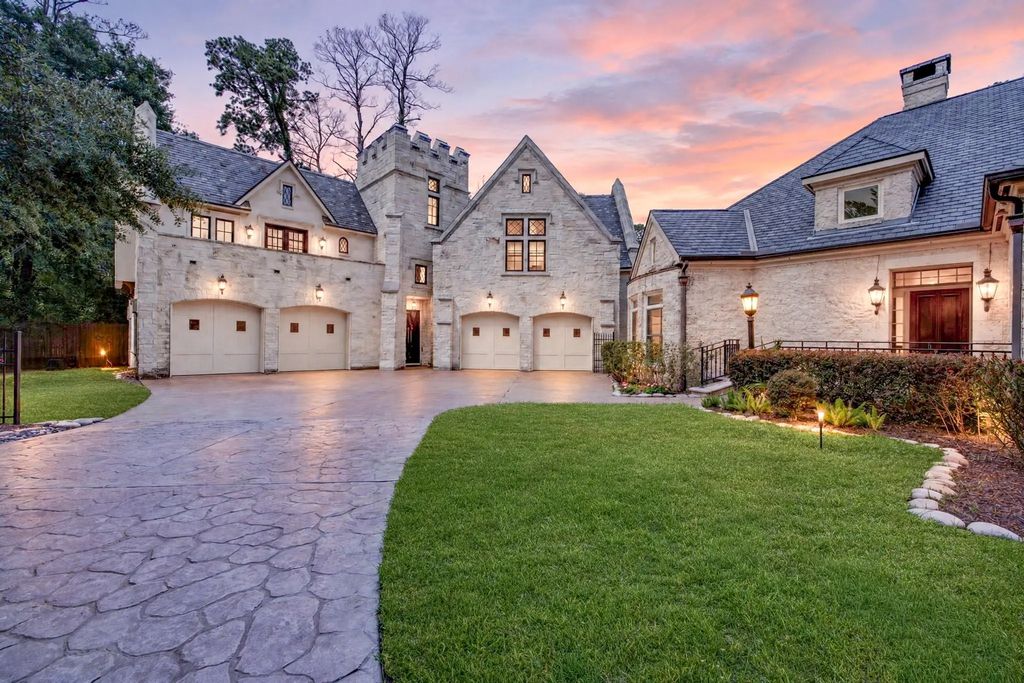 728 Crestbend Drive, Houston