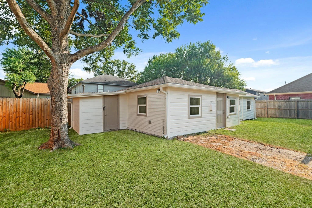 1909 1/2 4th Street, Galena Park