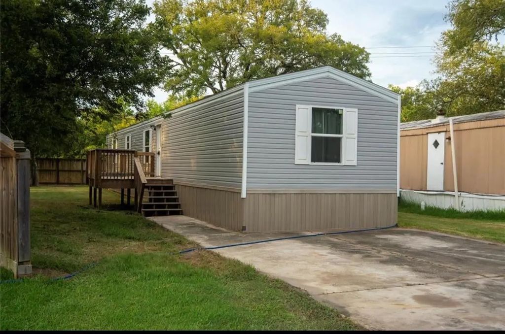 114 Bluebill Bay N, Baytown