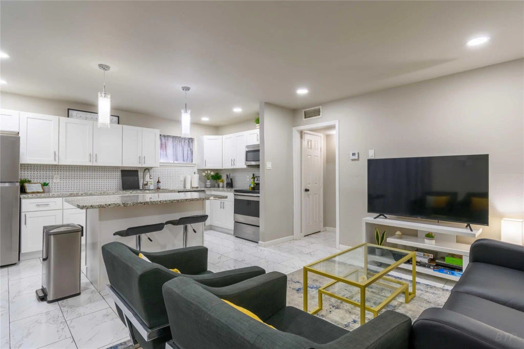 8110 Albacore Drive 32, Houston