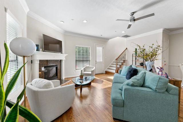 2922 Royal Oaks Crest, Houston