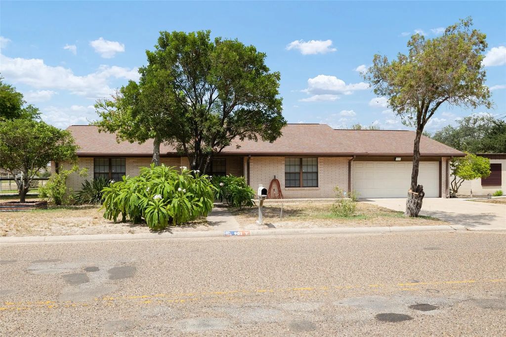 901 Vista Hermosa, Edinburg