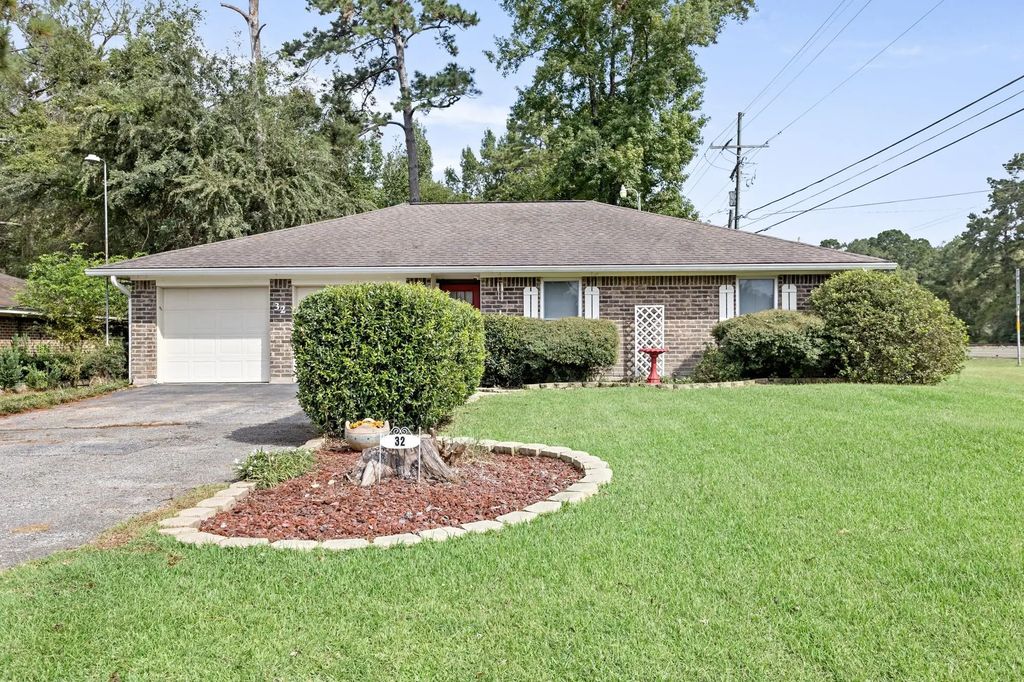 32 Greenhill Drive, Lumberton