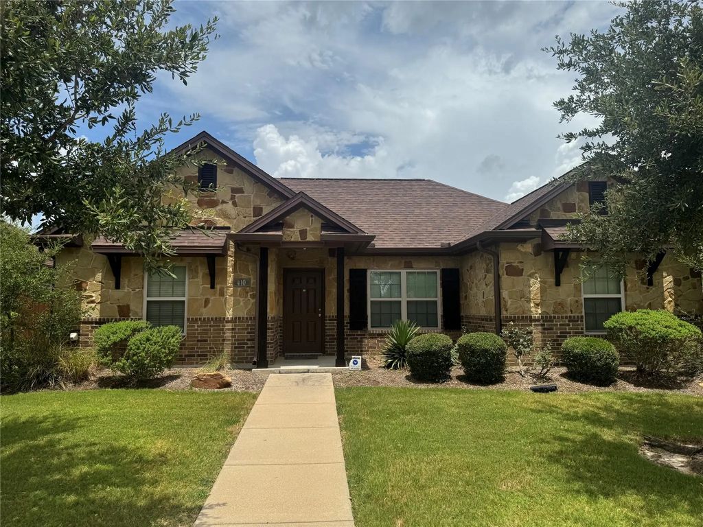 410 Deacon Drive W, College Station