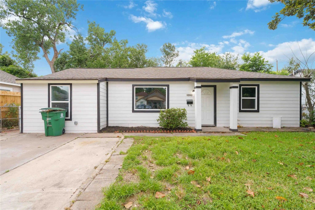 9409 Fairland Drive, Houston