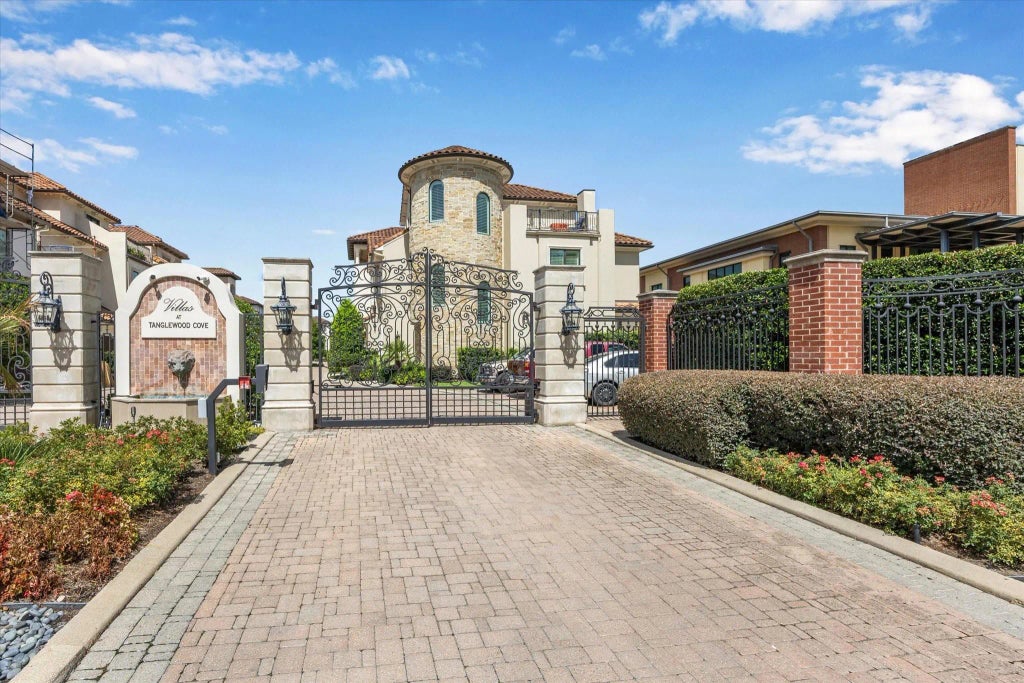 5736 Tanglewood Cove Street, Houston