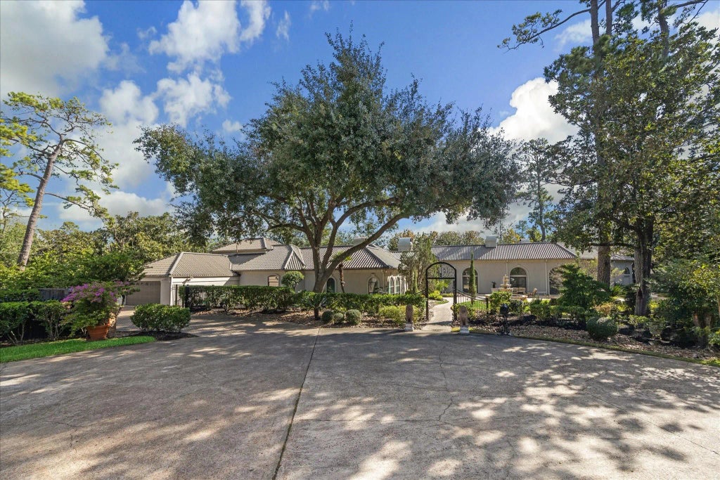 11722 Claywood Street, Bunker Hill Village