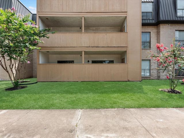 8423 Hearth Drive 3, Houston
