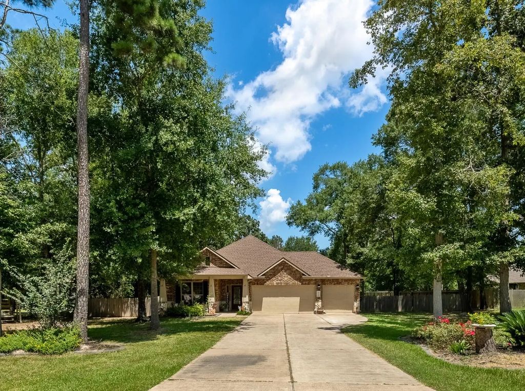 9114 Silver Back Trail, Conroe