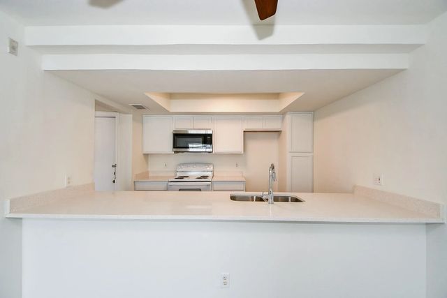 2824 S Bartell Drive 311, Houston