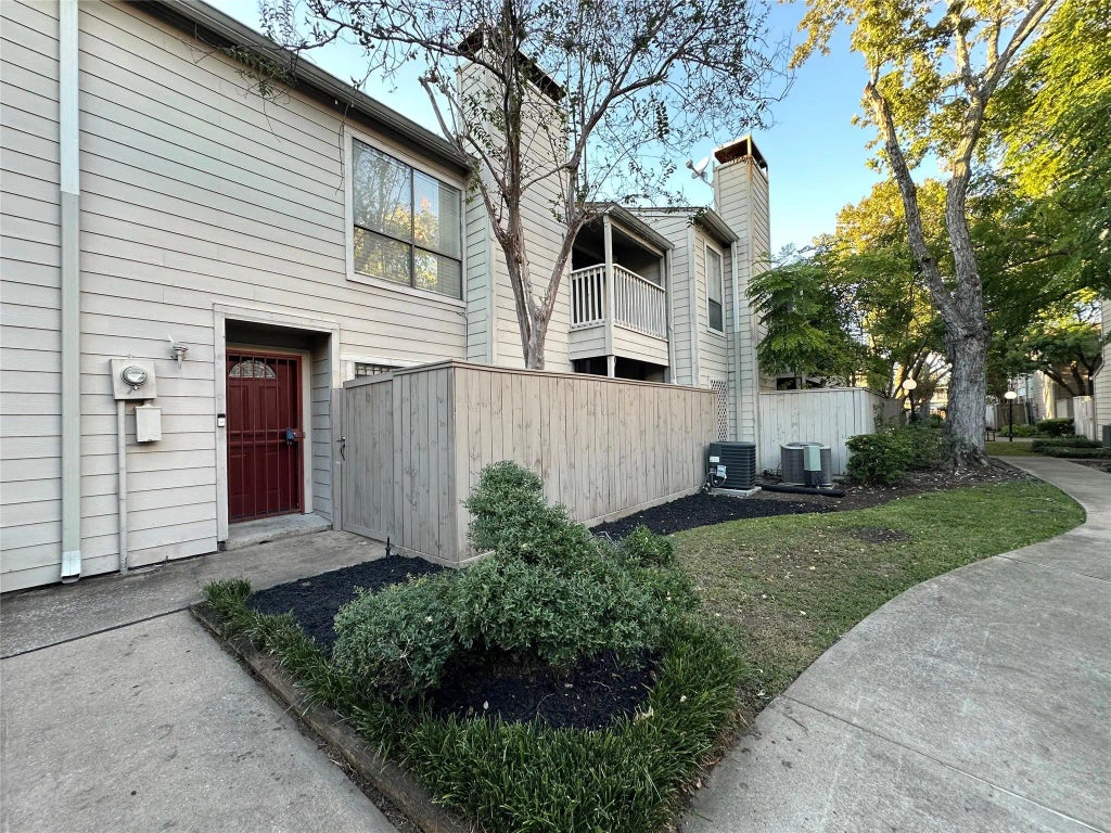 9556 Windswept Lane 9556, Houston