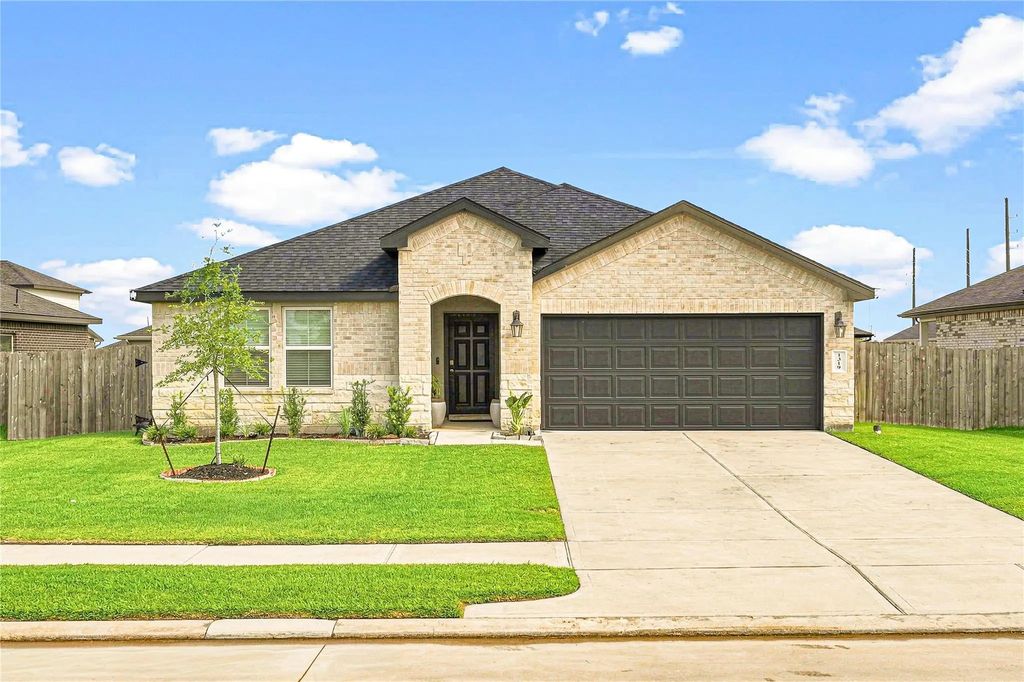 1319 Sea Breeze Way, Iowa Colony